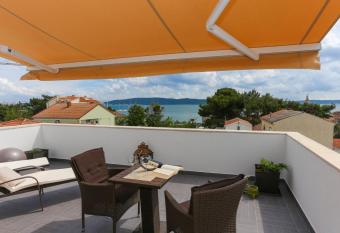 Apartments Ena&Toni has Balcony rooms