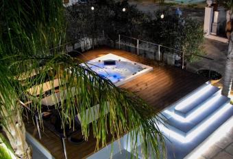 Villa Cancelliere has Balcony rooms