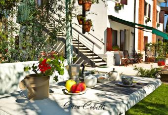 Casacobelli has Balcony rooms