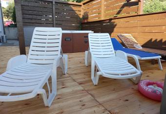 Apartments Kurilj has rooms with a private hot tub