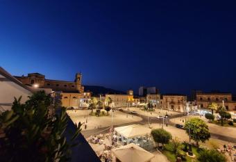 B&B Albergo Sicilia has Balcony rooms