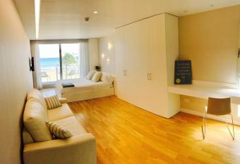 Meraki Beach Hotel - Adults Only allows 18 year olds to book a room