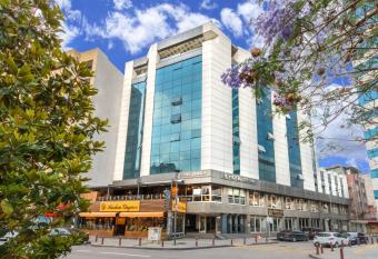 Hotel Ismira allows 18 year olds to book a room