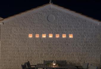 Kampaki Stone Houses has Balcony rooms