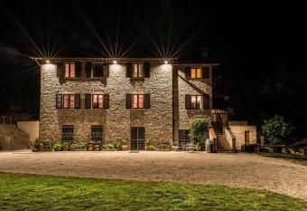 La Dimora di Francesco has Balcony rooms