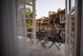 ATICI HOTEL allows 18 year olds to book a room