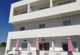 Apartmant & rooms Villa Rosa Medulin has Balcony rooms