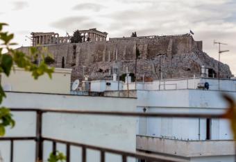 Studio Acropolis has Smoking/Balcony rooms
