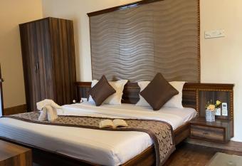 Aster Guest House has Smoking rooms