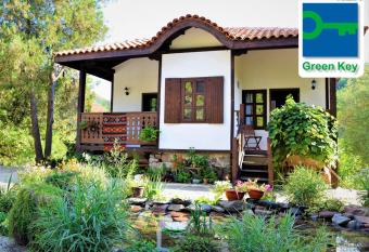 Golden Horn Guest House has Balcony rooms