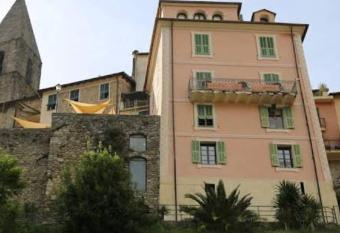 La Casa Rosa has Balcony rooms