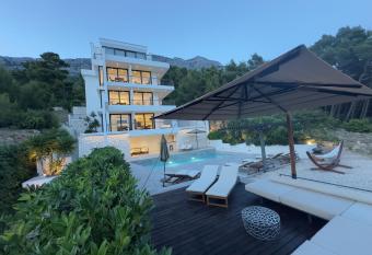 Soho Apartments Brela has Balcony rooms