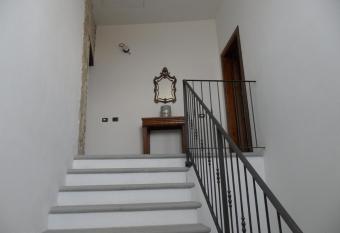 Mini Habitat Monte Santa Maria allows 18 year olds to book a room