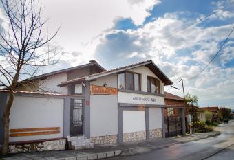 Guesthouse Juli has Balcony rooms