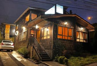 Hostal y Caba  as Mirando al Mar has Balcony rooms