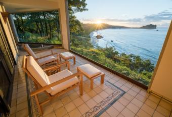 Arenas Del Mar Beachfront & Rainforest Resort Member of the Cayuga Collection allows 18 year olds to book a room