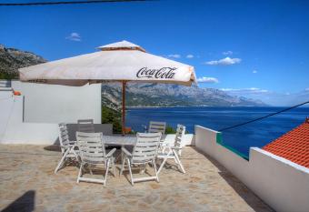 Hostel Dalmatia has Balcony rooms