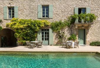 Le Mas de la Chapelle allows 18 year olds to book a room