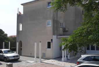 Apartments Erceg has Balcony rooms