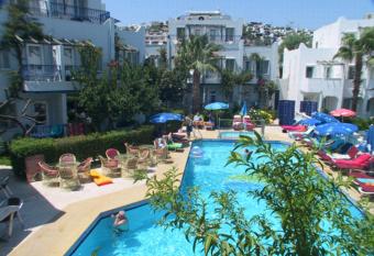 Serhan Hotel allows 18 year olds to book a room