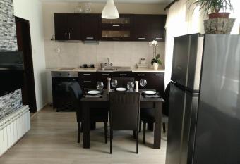 Guest house Mikra has Balcony rooms