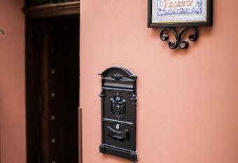 B&B Cinisi Vacanze allows 18 year olds to book a room