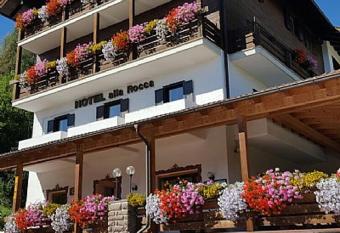 Hotel Alla Rocca has Balcony rooms