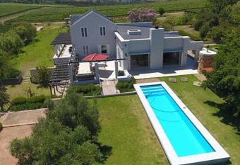 South Hill has Balcony rooms