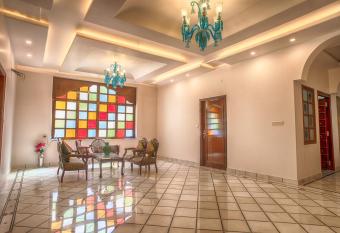 All Seasons Homestay allows 18 year olds to book a room