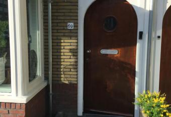 B&B Huize  t Goylaan allows 18 year olds to book a room