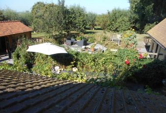 Vandenstampershoek B&B allows 18 year olds to book a room