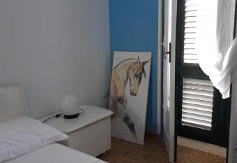 Le Calle has Balcony rooms