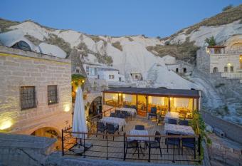 Melek Cave Hotel has Balcony rooms