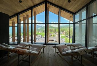 HOTEL de LEN has Balcony rooms