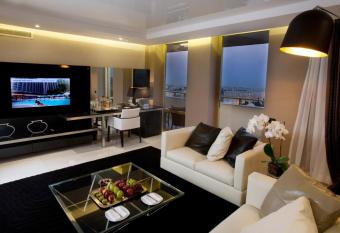 Leonardo Plaza Hotel Jerusalem allows 18 year olds to book a room