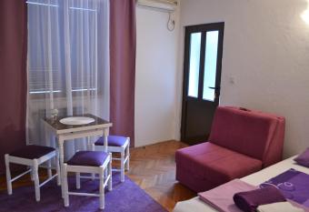 Apartments Nikovi   has Smoking/Balcony rooms