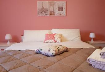 La Maison di Arya has Balcony rooms