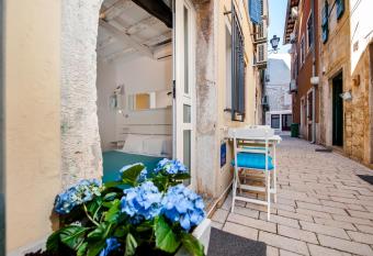 Room Marinata allows 18 year olds to book a room