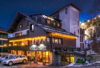 Hotel Europa allows 18 year olds to book a room