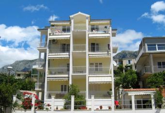 Apartments by the sea Podgora, Makarska - 2615 has Balcony rooms