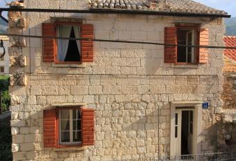 Seaside holiday house Komiza, Vis - 3469 has Smoking/Balcony rooms