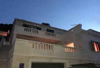 Apartments with WiFi Pucisca, Brac - 11416 has Balcony rooms