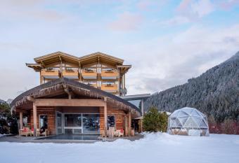 Olympic SPA Hotel - Adults Only allows 18 year olds to book a room