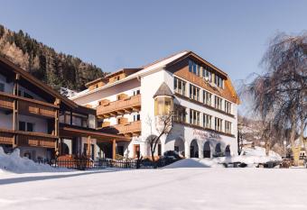 Parkhotel Schachen has Balcony rooms
