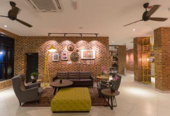 Athome Boutique Hotel allows 18 year olds to book a room