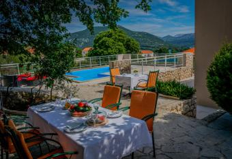 Apartments Ivanka has Balcony rooms