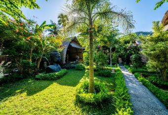 Kelapa Cottage has Balcony rooms