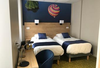 Logis H  tel de Paris allows 18 year olds to book a room