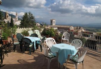 Hotel Umbra allows 18 year olds to book a room