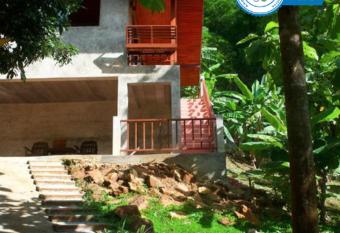 Maewin Guest House and Resort has Balcony rooms